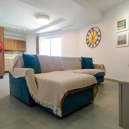 Luxury High-floor Escape With Balcony *