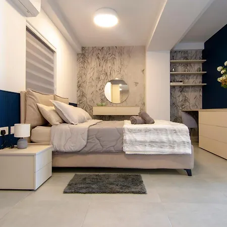 Luxury High-floor Escape With Balcony 아파트 *