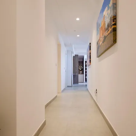 Luxury High-floor Escape With Balcony *