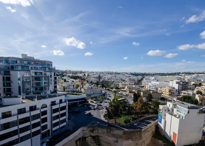 Luxury High-floor Escape With Balcony *
